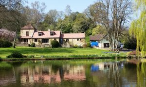 House Sitters manage luxury home and property, Devon, UK